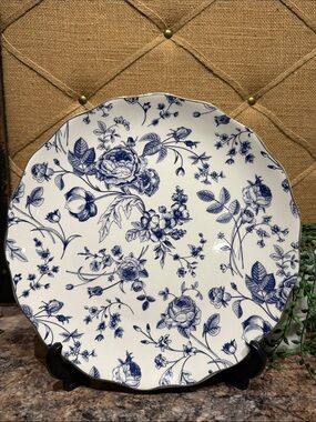 Godinger Blue Floral Scalloped Dinner Plate - Classic Porcelain